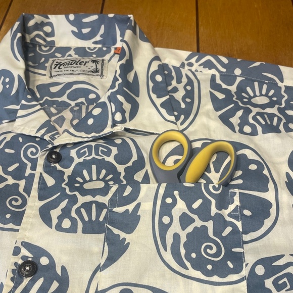 Howler Brothers Monoloha “Bone Idols” Button Up Shirt Size Large - Picture 6 of 16